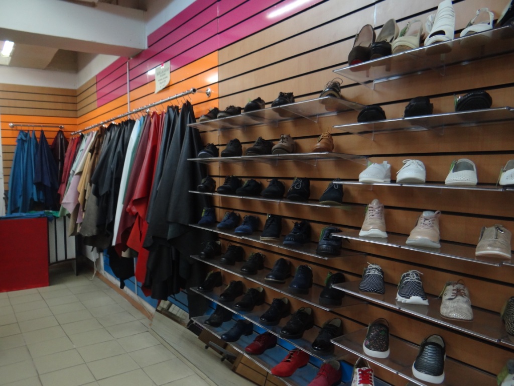 Магазин обуви в Серпухове при кожзаводе - ЗАО СКЗ «Труд»